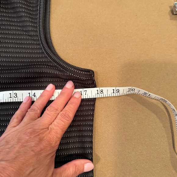 Izod Sleeveless Golf Shirt - Size Small - Picture 8 of 8